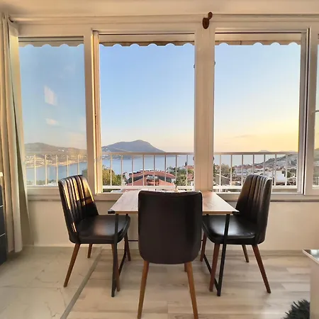 Rooftop With Sea View In Kalkan Center Apartman Kaş