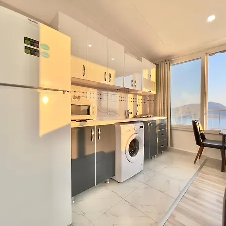 Rooftop With Sea View In Kalkan Center Apartman Kaş